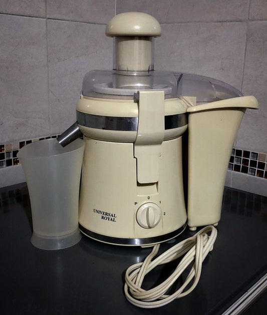 Extractor de Jugos Universal Royal – Potencia y Salud en tu Cocina